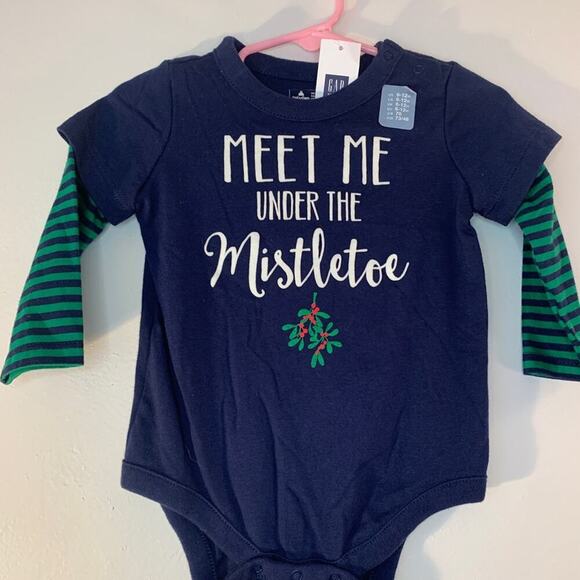 GAP Boy’s NWT “Meet Me Under The Mistletoe” Holiday One Piece / Size: 6-12 Mos - Picture 8 of 9